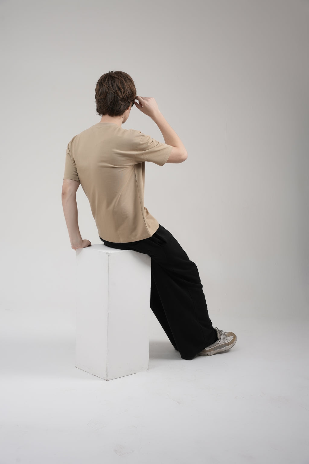 Beige – “JUST VIBIN”