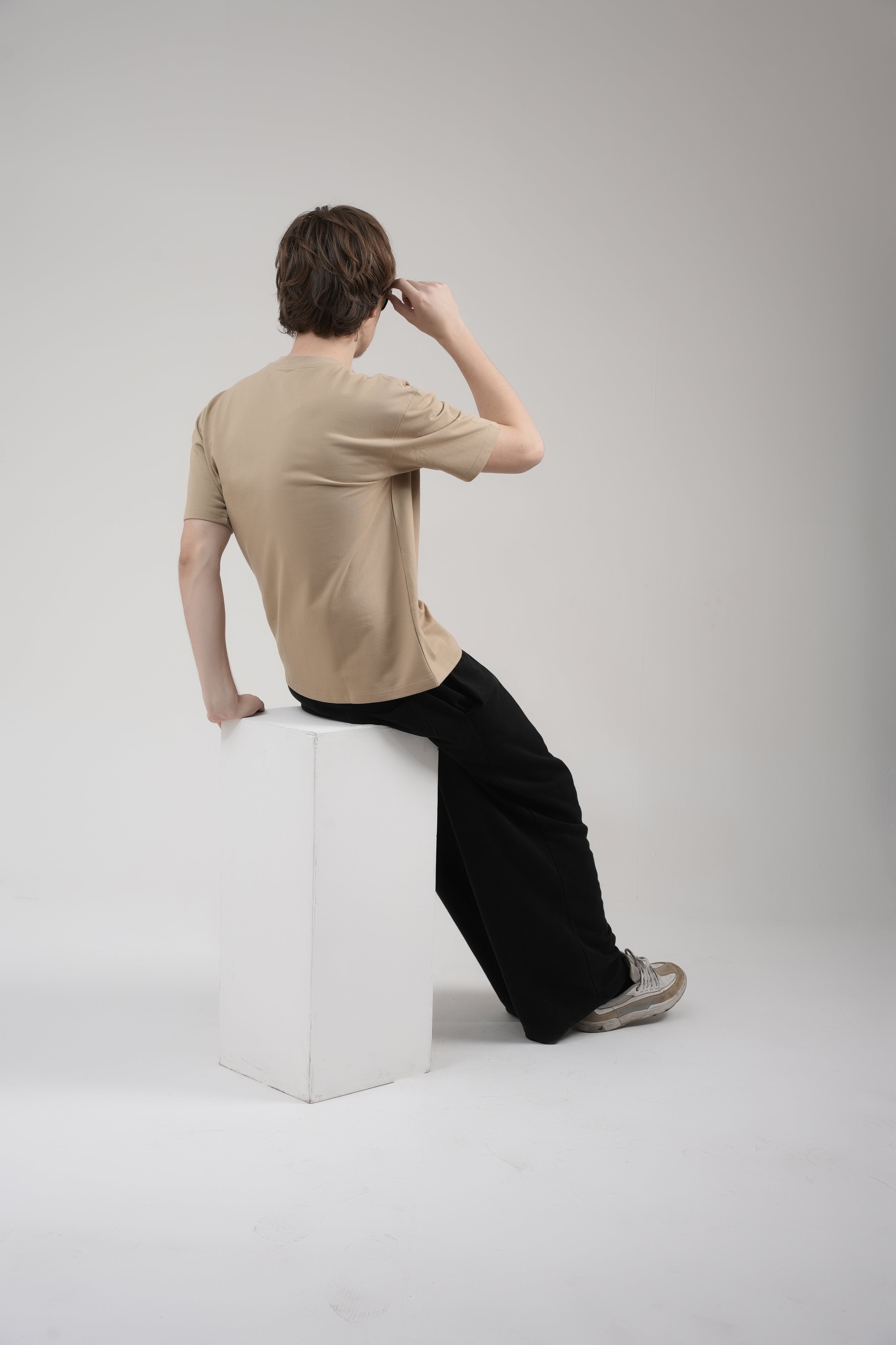 Beige – “JUST VIBIN”