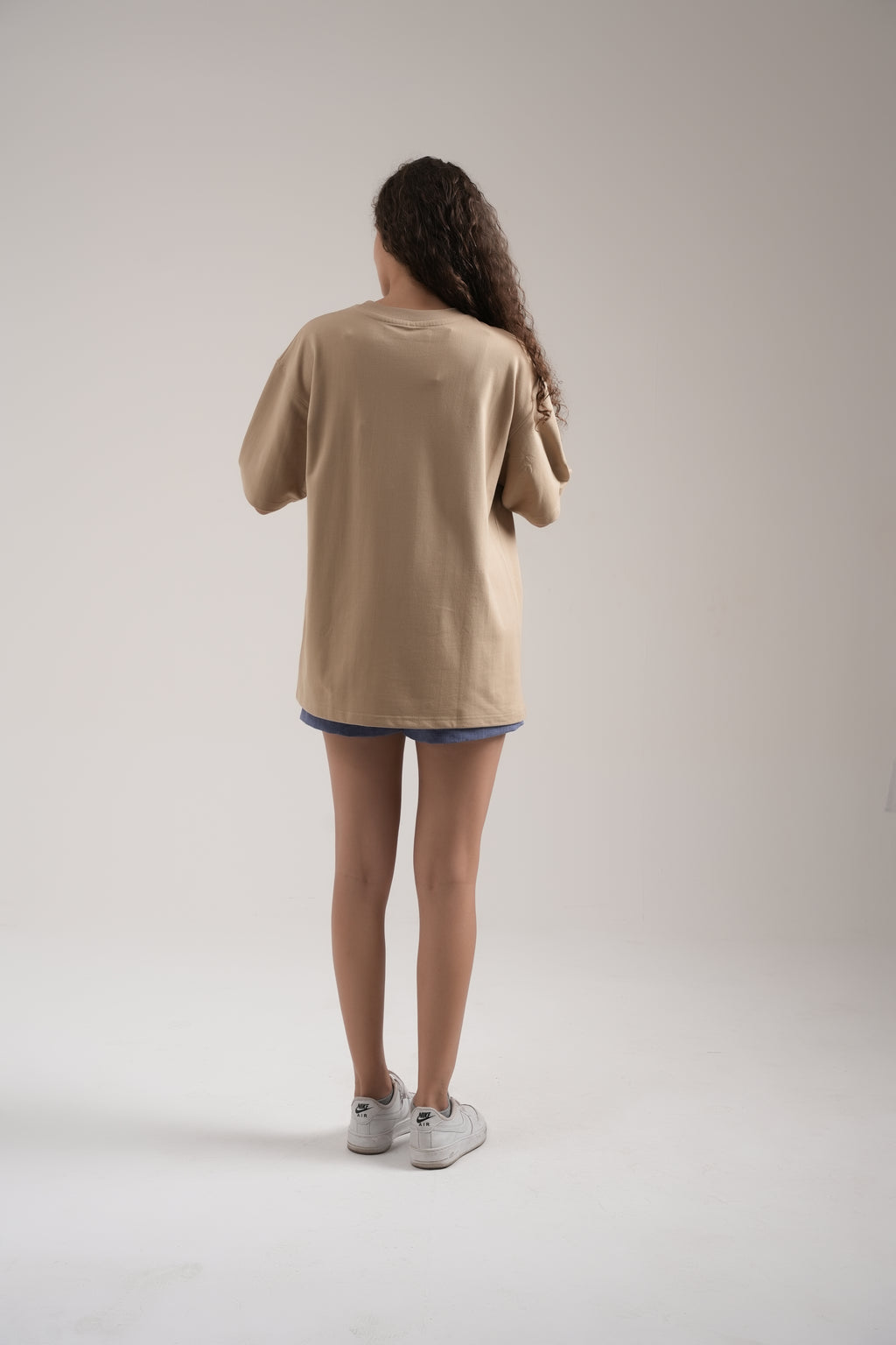 Beige – “JUST VIBIN”